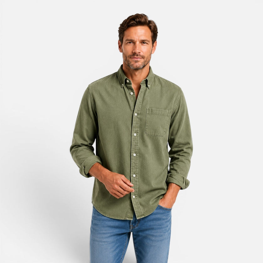 Men's FJØRNA classic button-up casual shirt, showing a relaxed fit with long sleeves and a collar, suitable for everyday wear.