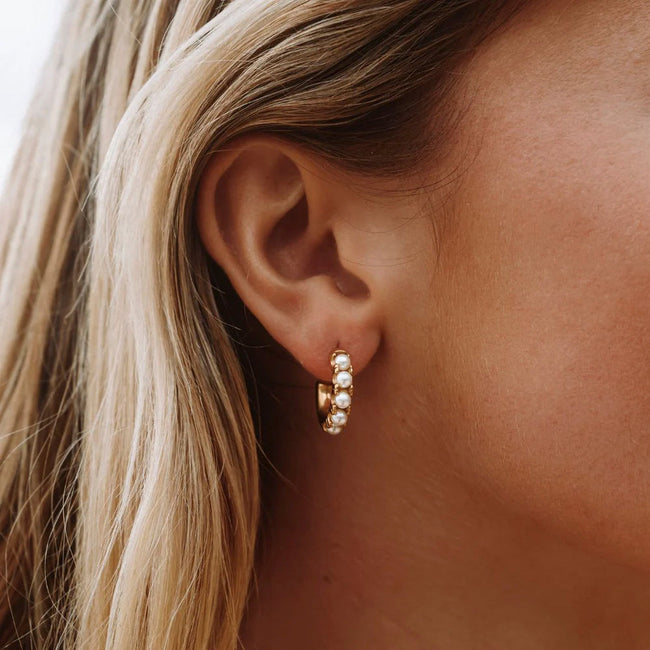 Mia – Women’s Gold Huggie Earrings with Mini Pearls | Elegant Charm 1