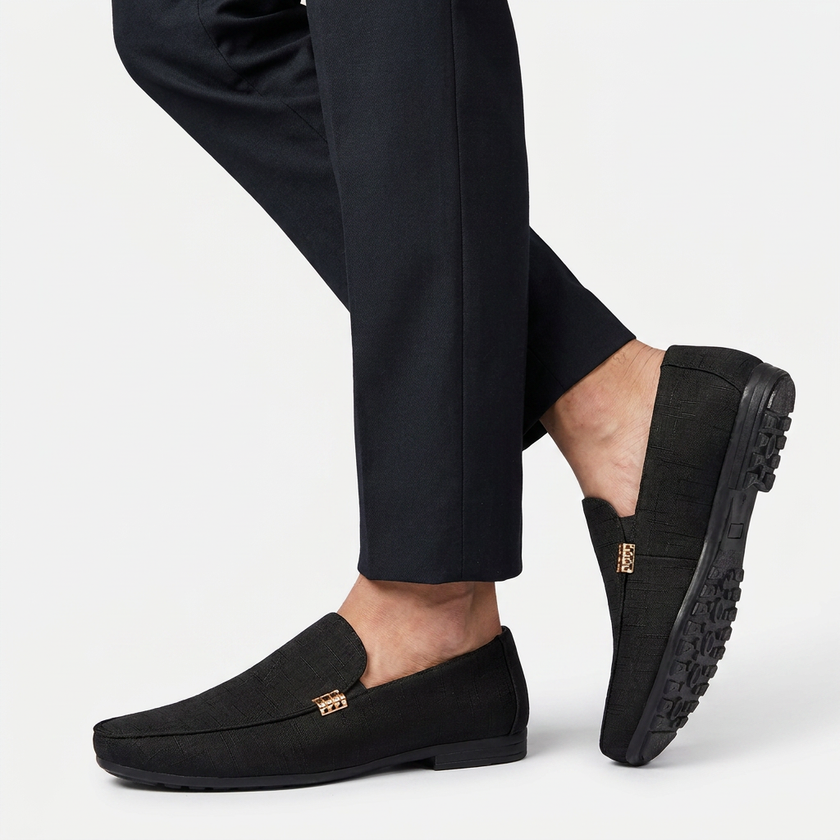 FJØRNA men's canvas slip-on casual loafers featuring a sleek design and comfortable fit, perfect for everyday wear.