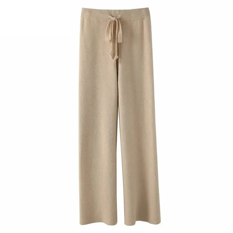 FJØRNA women's jogger pants, comfortable casual pants for women with an elastic waistband and tapered fit.