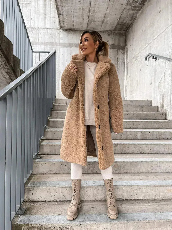 Emma | Elegant Single-Button Coat with Luxurious Shoulder Design