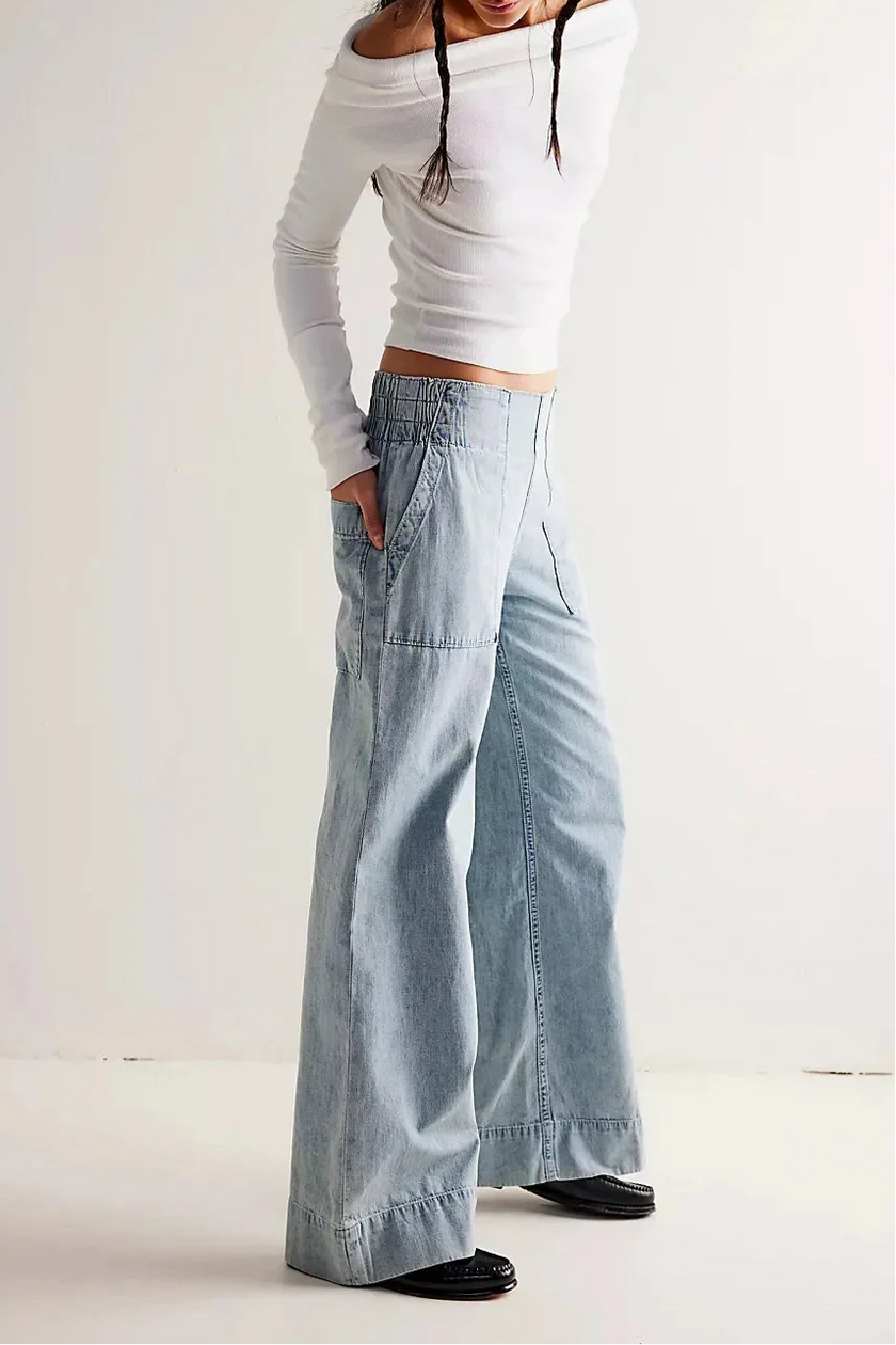 FJØRNA women's wide-leg denim jeans, stylish casual pants with a relaxed fit, displayed on a neutral background.