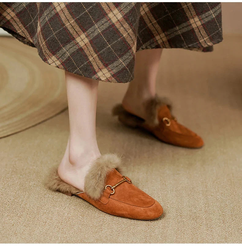 FJØRNA women's plush lined fur mule slippers, slip-on luxury shoes with cozy fur lining and soft slip-on design.