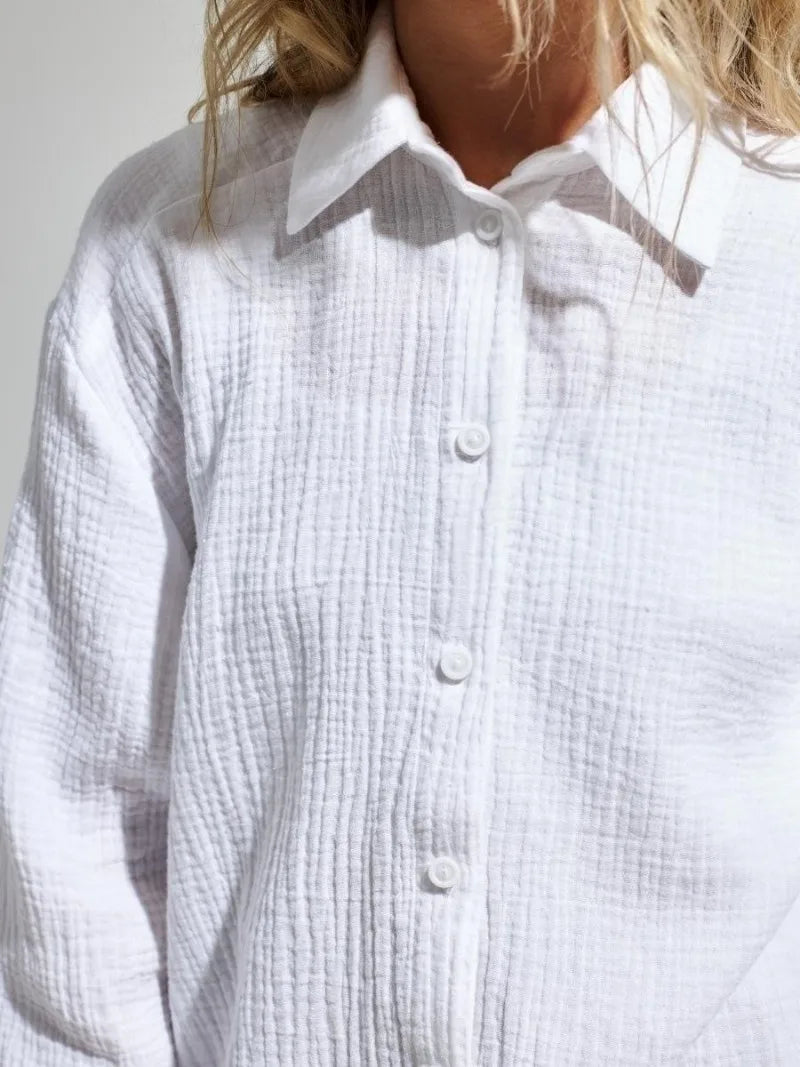 Lacceti Valencia 100% Cotton Summer Shirt in light fabric, featuring a casual fit and classic design for warm weather wear.