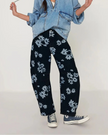 FJØRNA women's wide-leg denim jeans, stylish and comfortable pants featuring a classic blue denim look and relaxed fit.