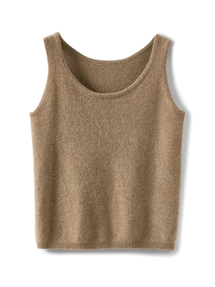 FJØRNA women's cashmere top in a soft, cozy knit, featuring a relaxed fit and elegant design, perfect for casual or dressy wear.