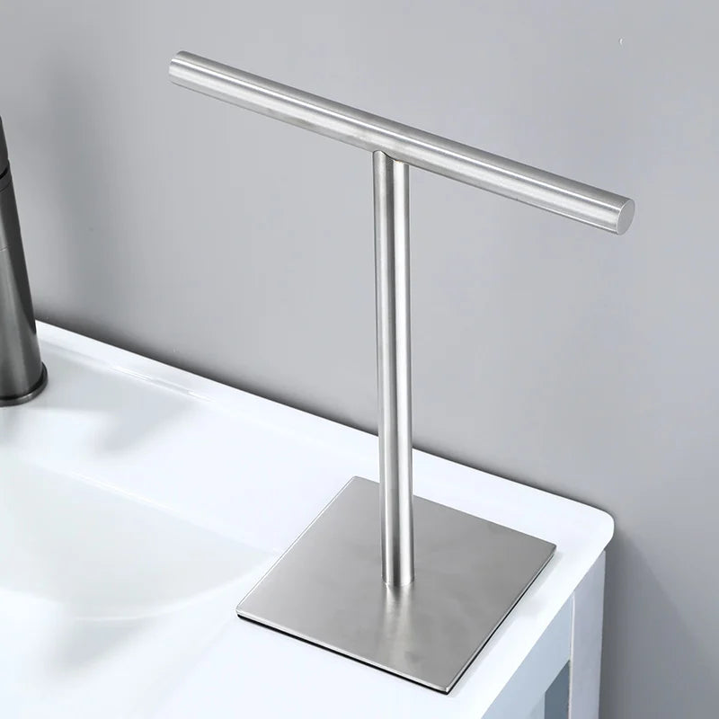 Glade | Brass Towel Stand