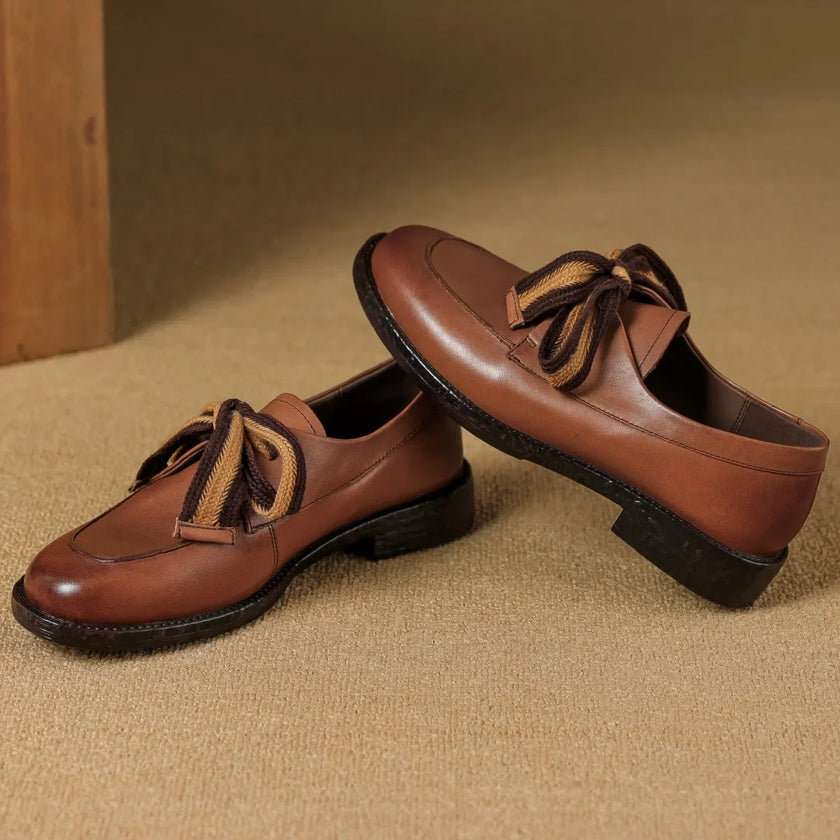Handcrafted women's leather loafers by FJØRNA with cushioned insoles, stylish and comfortable shoes for everyday wear.