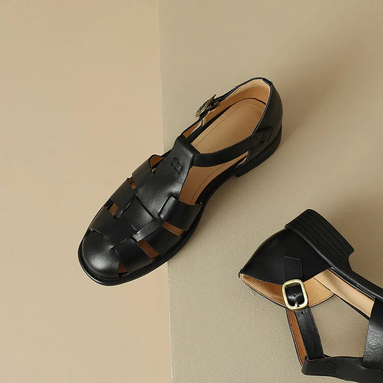 FJØRNA Italian leather women's sandals with adjustable straps, stylish open-toe shoes for warm weather.