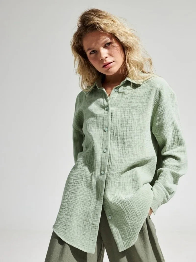 Lacceti Valencia 100% cotton summer shirt in light fabric, featuring a classic design and short sleeves for warm weather.