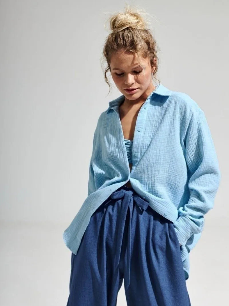Lacceti Valencia 100% cotton summer shirt in light fabric, featuring a relaxed fit and classic collar.