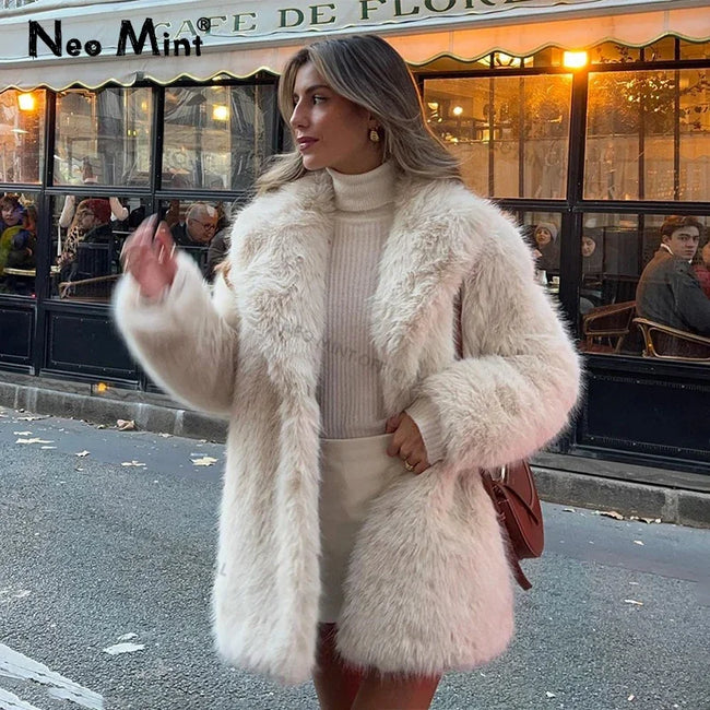 Lila – Women’s Faux Fur Coat | Luxurious Winter Style 1
