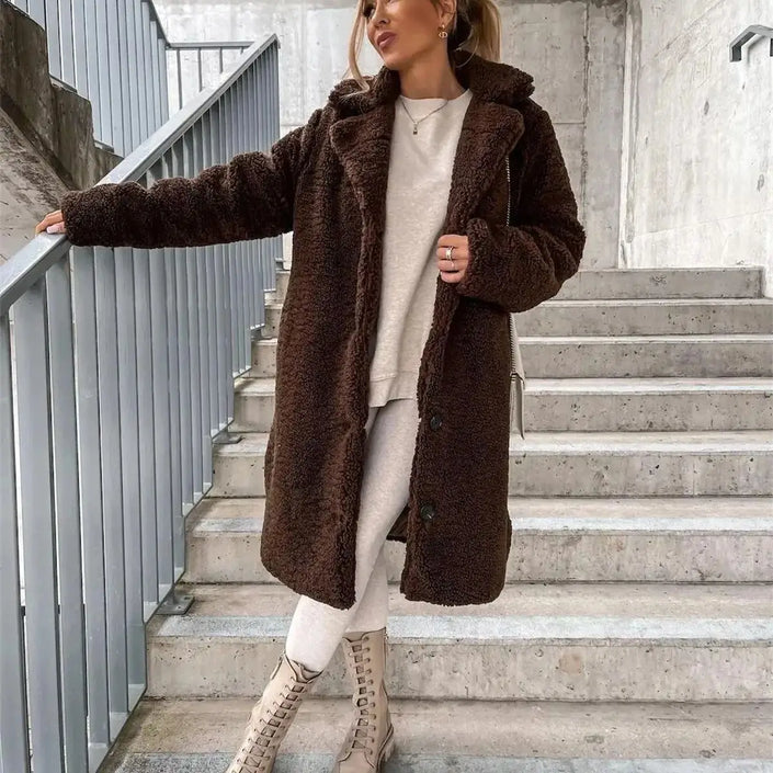 Emma | Elegant Single-Button Coat with Luxurious Shoulder Design