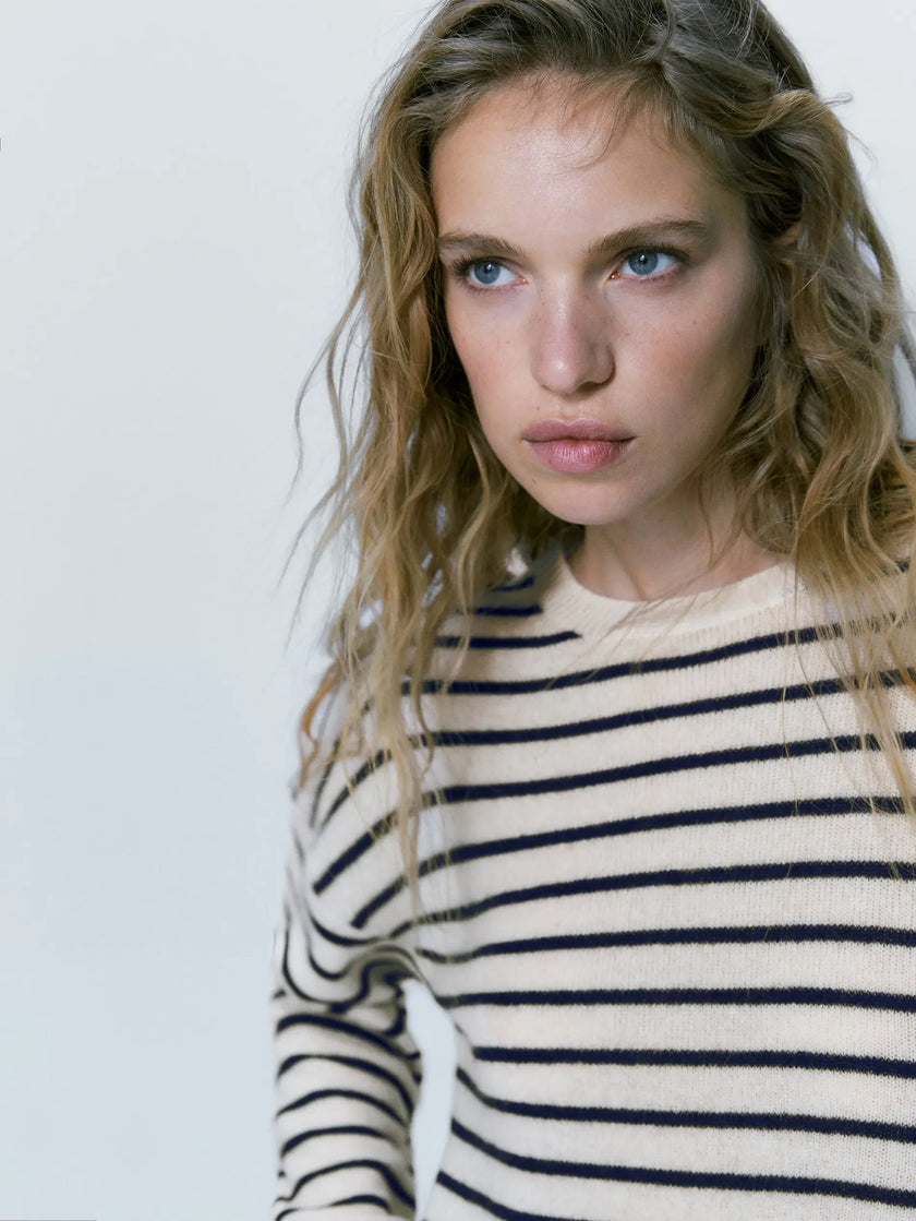 Mia – Crew Neck Women’s Casual Striped Sweater | Fashion 3