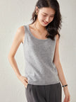 FJØRNA women's cashmere top, soft and cozy, featuring a fitted design and long sleeves, ideal for stylish comfort.
