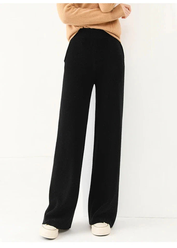 Women’s wide-leg Merino wool joggers by FJØRNA, soft and cozy pants with a relaxed fit, ideal for comfortable casual wear.