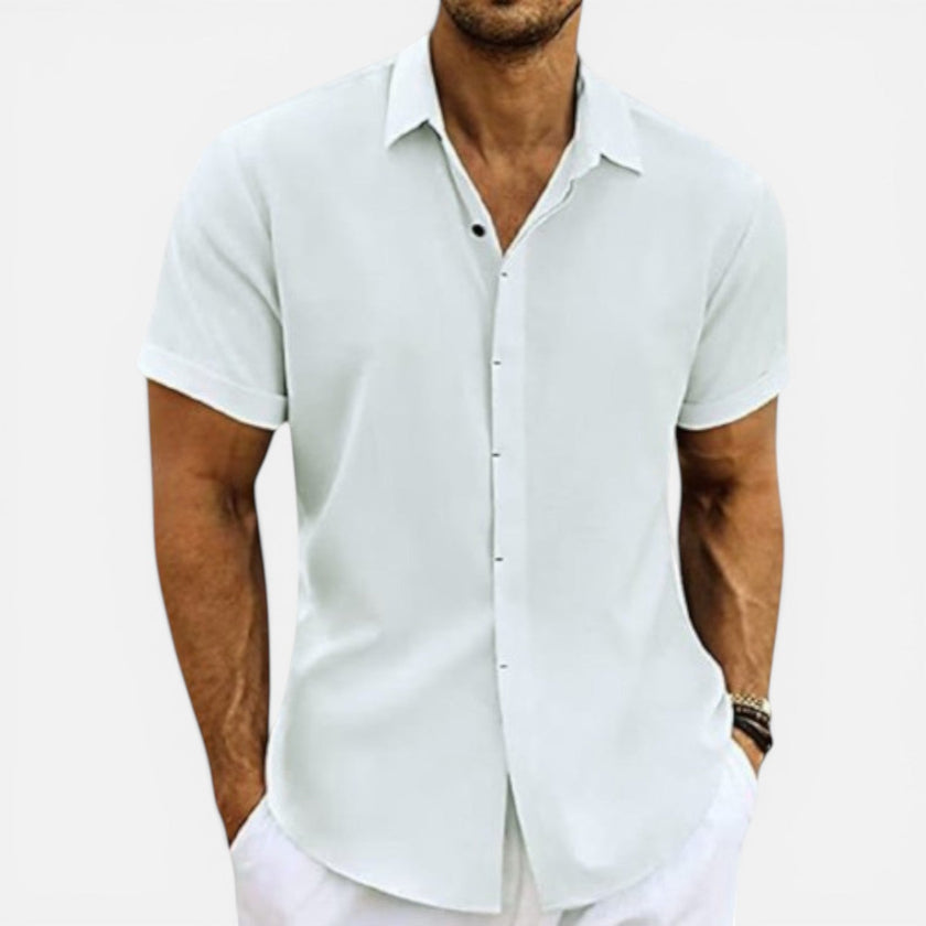 Men's lightweight summer shirt by FJØRNA, short sleeve and breathable fabric, ideal for warm weather.