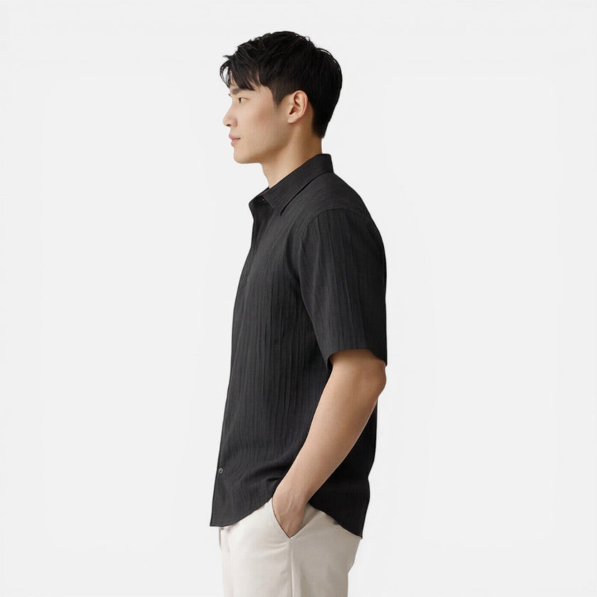 Men's lightweight Tencel short sleeve shirt by FJØRNA, designed for summer comfort and a relaxed fit.