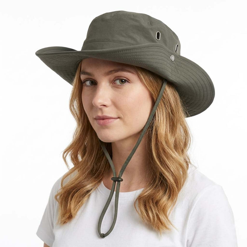 Unisex lightweight FJØRNA wide brim sun hat with adjustable cord, designed for sun protection and outdoor comfort.