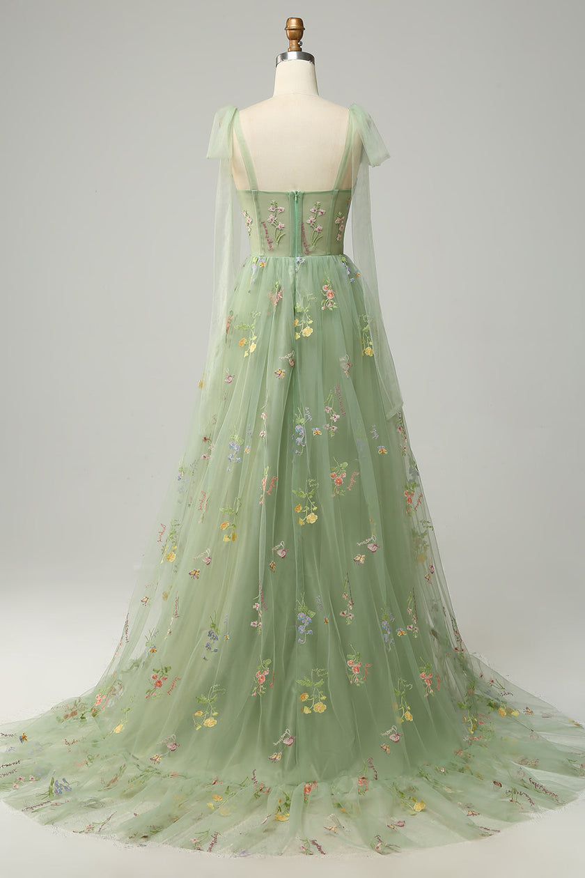 FJØRNA Macy trendy tulle A-line evening dress in green with a fitted bodice and flowing skirt, perfect for formal occasions.