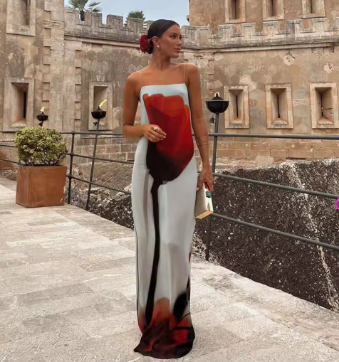 FJØRNA Ruby Vestido Perfecto Verano white summer dress with a flowing, lightweight fabric and elegant design for warm weather.