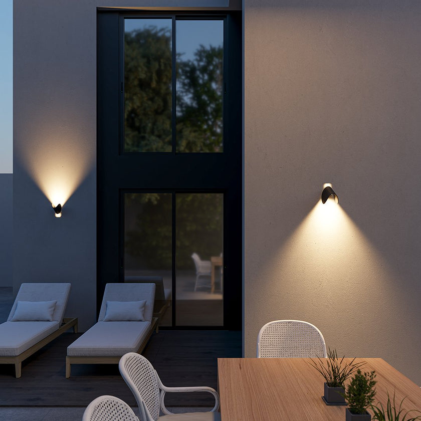 Fjorna | Twisted LED Wall Light