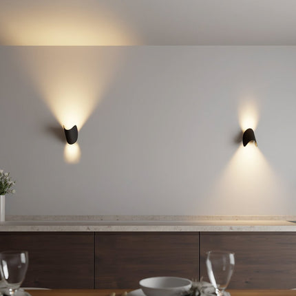 Fjørna Twist LED Vegglampe – Dimmbar og Moderne Veggbelysning i Sort - FJØRNA
