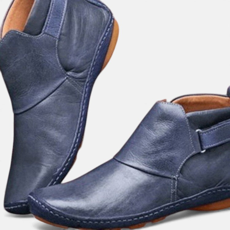 FJØRNA Elsa™ orthopaedic ankle boots with city flair, stylish design, and comfortable fit, featuring leather upper and side zipper.