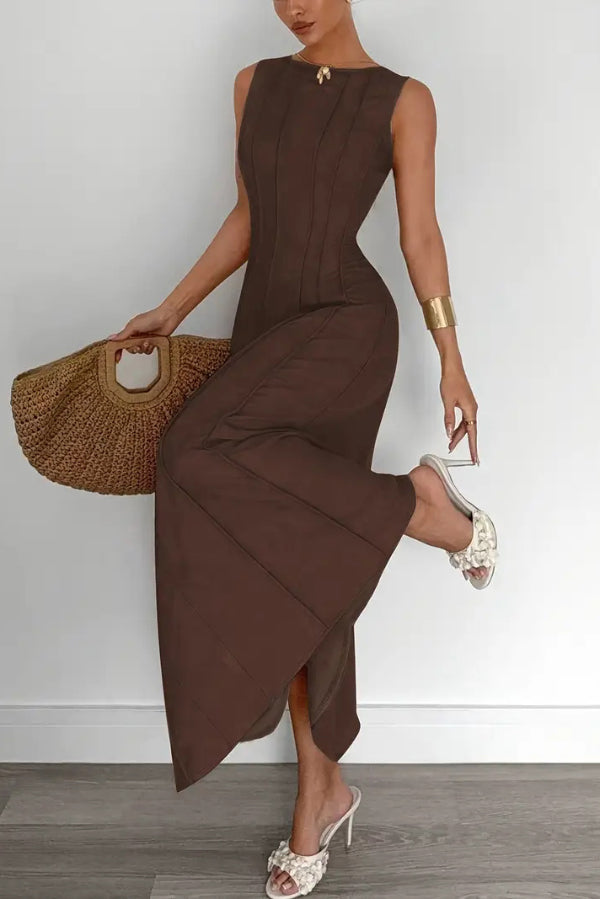 FJØRNA solid color round neck sleeveless pleated maxi dress, casual and elegant for wedding or casual occasions, shown in the image.
