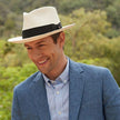FJØRNA Carolous men's handcrafted classic Panama hat in white, featuring a wide brim and elegant design.