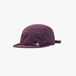 Black men's FJØRNA adjustable and packable hat, stylish men's cap with a curved brim and comfortable fit.