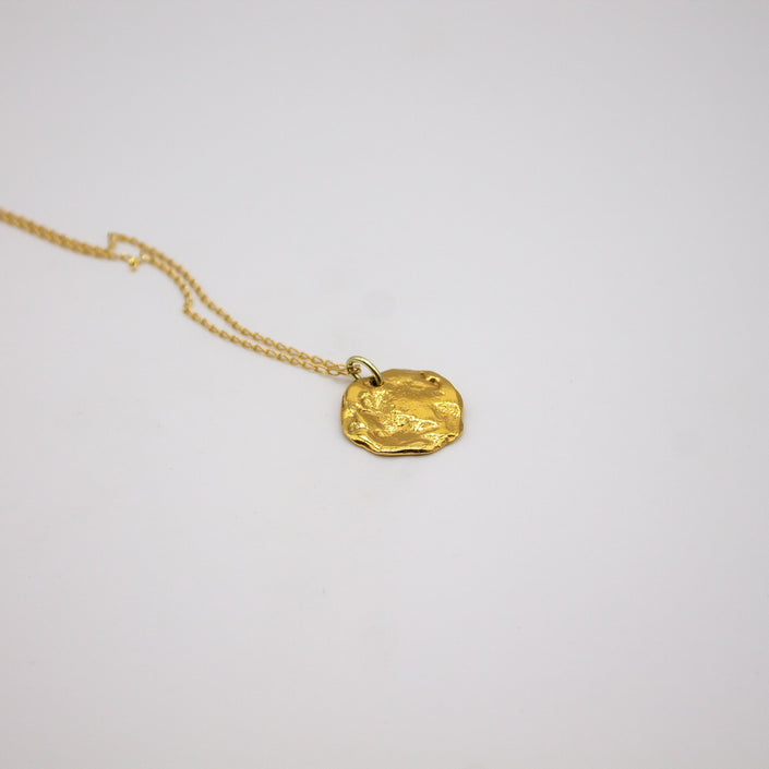 NORDDAL | Gold-Plated Anchor Chain Necklace with Pendant