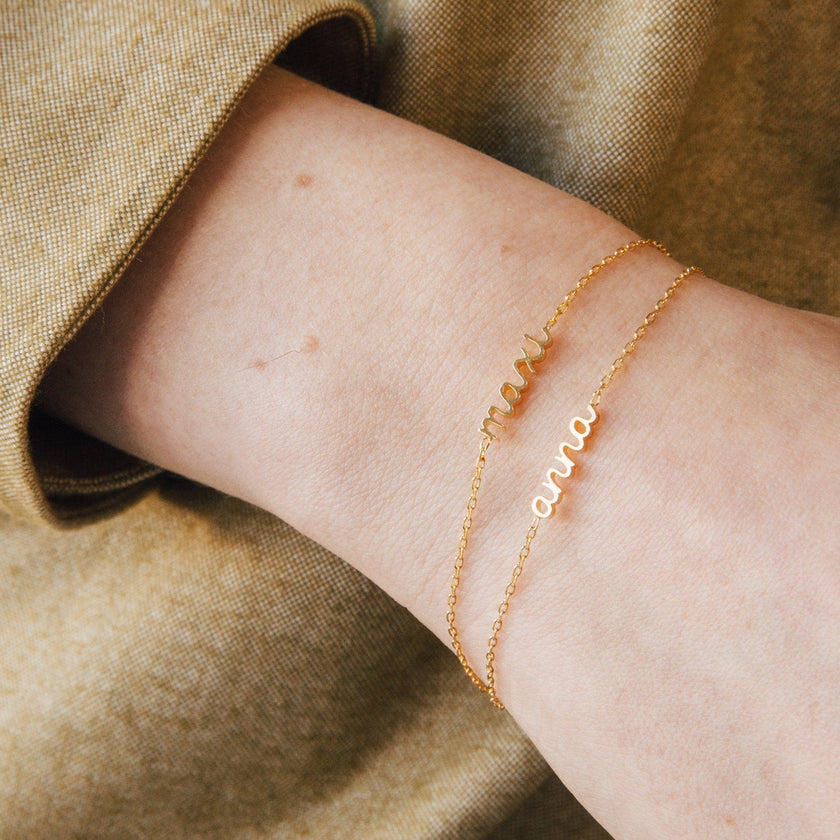 Mia – Women’s Dainty Name Bracelet | Minimalist Charm 1