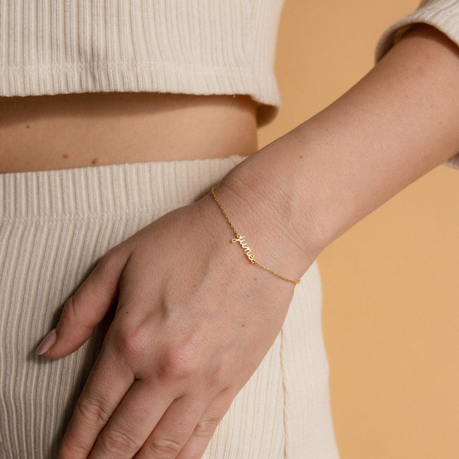 Lilja | Dainty Personalized Name Bracelet in 18K Gold or Silver