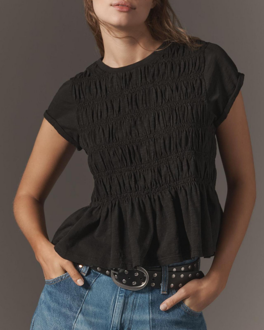 FJØRNA women's linen top with ruffle detail, featuring a lightweight, breezy design perfect for casual summer wear.