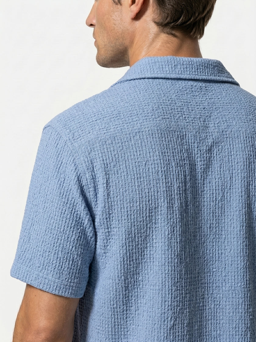 FJØRNA men's classic short sleeve button-up casual shirt, no-seam design, lightweight and stylish for everyday wear.